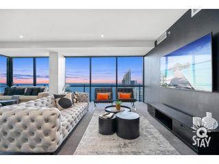 3 Bedroom Superior Sub Penthouse in the heart of Surfers with full ocean views - Circle on Cavill AMAZING!! Apartment, Gold Coast - 3