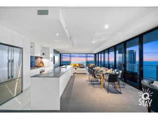 3 Bedroom Superior Sub Penthouse in the heart of Surfers with full ocean views - Circle on Cavill AMAZING!! Apartment, Gold Coast - 5