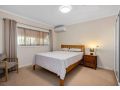 4-Bedroome home, new bathrooms and close to town Guest house, Kalgoorlie - thumb 1