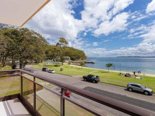 4 'Collendina', 19 Kurrawa Close - fantastic water views and sea breezes Apartment, Nelson Bay - 2