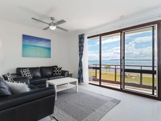 4 'Collendina', 19 Kurrawa Close - fantastic water views and sea breezes Apartment, Nelson Bay - 4