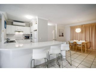 4 Cote d Azur 6 Douglas Street Apartment, Sunshine Beach - 5