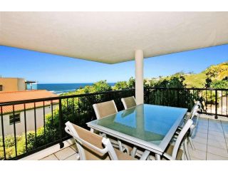 4 Domani Large Townhouse with Ocean Views Apartment, Sunshine Beach - 3