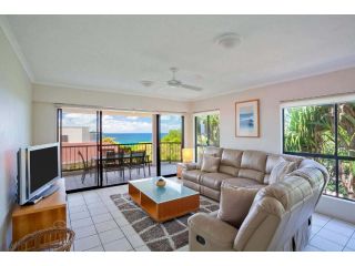 4 Domani Large Townhouse with Ocean Views Apartment, Sunshine Beach - 2