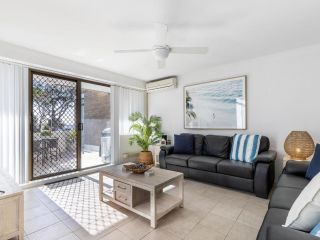 4 'Fleetwood' 63 Shoal Bay Rd - Air conditioned, freshly painted unit with WIFI & magnificent water views Apartment, Shoal Bay - 1