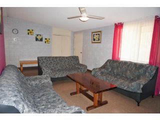 4 Page Street - Colourful and Shady 3-Bedroom Home Guest house, Exmouth - 4