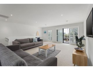 4 Sands Terrace Apartment, Torquay - 1