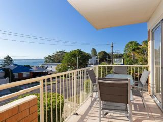 4 'Yarramundi' 47 Magnus Street - air conditioned unit with water views Guest house, Nelson Bay - 1