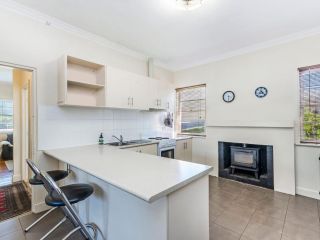 40 Campbell Guest house, Port Fairy - 3