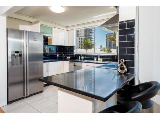 SPACIOUS RESORT STYLE APARTMENT and PARKING INC Apartment, Gold Coast - 5