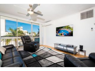 SPACIOUS RESORT STYLE APARTMENT and PARKING INC Apartment, Gold Coast - 4