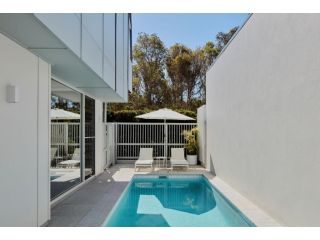 Byron Bay Accom - North Beach Houses 42 Bayshore Drive - No pool in studio Apartment, Byron Bay - 2