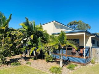 44 Cypress Avenue - Holiday home in a quiet location, close to patrolled beach and CBD Guest house, Rainbow Beach - 4