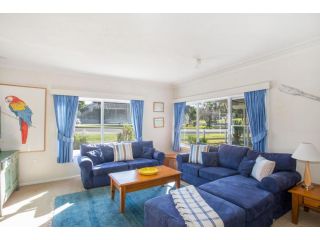 45 Golf Ave - Superb Location Guest house, Mollymook - 4