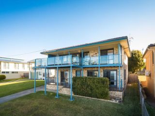 45 Hillside Cres Beach House Guest house, Kianga - 1