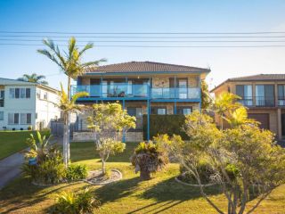 45 Hillside Cres Beach House Guest house, Kianga - 3