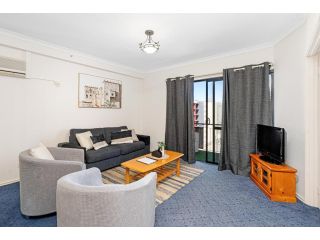 46 Hay St Hideaway Central sleeps 4 plus parking Apartment, Perth - 2
