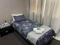 4beds, AC, 15 mins from airport. Swimming pool. Apartment, Queensland - thumb 5