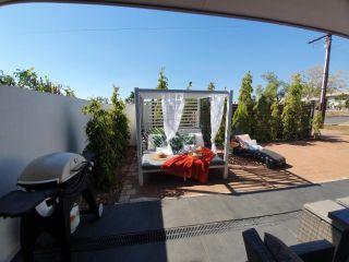 4 BEDROOM GARDENS ESCAPE - CHAMPAGNE STAYS Darwin Guest house, Darwin - 4