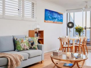 5 'Casuarina's ' 33 Soldiers Point Road - superb waterfront unit Apartment, Soldiers Point - 3