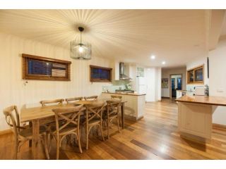 5 Connelly - Echuca Holiday Homes Guest house, Echuca - 3