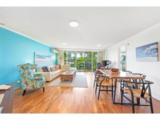 5 Pacific Outlook Ocean View Apartment in Sunshine Beach Apartment, Sunshine Beach - 1