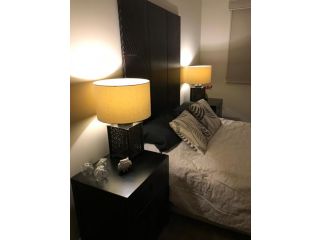 5 Star Room with own Bathroom - Singles, Couples, Families or Executives Guest house, Glen Waverley - 3