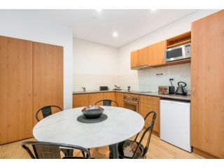 504 Perth CBD Huge and beautiful Apartment, Perth - 5