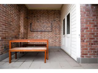 Discover The Rocks - Historical Terrace House Apartment, Sydney - 3