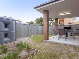 5B BENT STREET - LARGE HOUSE WITH DUCTED AIR CON, WIFI & FOXTEL Guest house, Fingal Bay - 5