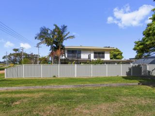 5mins to the beachfront - Tropical Home with Modern Feel Guest house, Lakes Entrance - 3