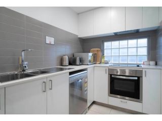 6 Cosy, Cloverdale parking Apartment, Perth - 4