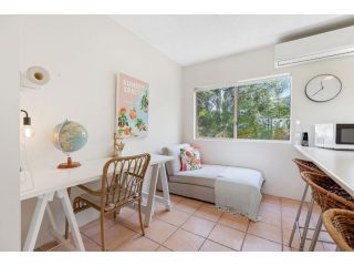 6 Nereus Elegant Beach Side Apartment Simply Perfect Apartment, Sunshine Beach - 5