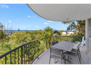 6 Pacific Outlook Modern unit with lovely Ocean Views Pool in Complex Walk to Beach Apartment, Sunshine Beach - 3