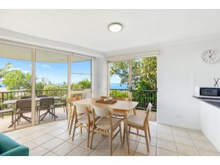 6 Pacific Outlook Modern unit with lovely Ocean Views Pool in Complex Walk to Beach Apartment, Sunshine Beach - 1