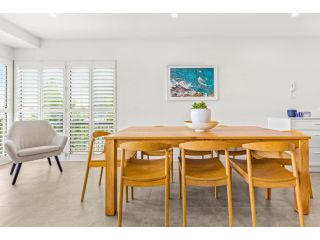 6 Seabreeze Spacious Newly Renovated Apartment with Ocean Views Apartment, Sunshine Beach - 5