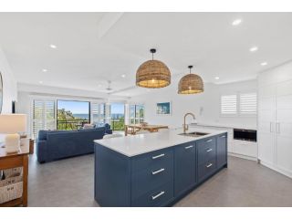 6 Seabreeze Spacious Newly Renovated Apartment with Ocean Views Apartment, Sunshine Beach - 1