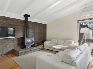 62 BINGLEY PARADE RIVERSEA HOUSE Guest house, Anglesea - 4