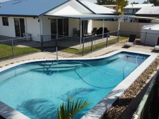 62 Tingira Close - Modern lowset home with swimming pool, outdoor area, ample parking. Pet friendly Guest house, Rainbow Beach - 2