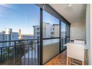 63 Spectacular City Views - sleeps 2- perfect location Apartment, Perth - 3
