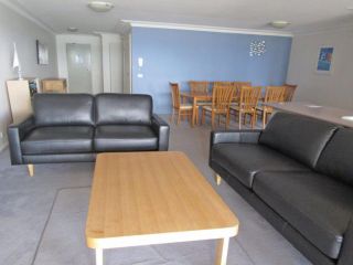 7 'Florentine' 11 Columbia Close - air conditioned unit with fantastic views of Little Beach Apartment, Nelson Bay - 3