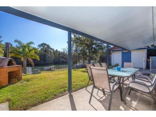 77 Lake Entrance Rd - Waterfront Wonder Guest house, New South Wales - 2