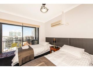 77 Premium CBD apartment FREE WIFI Netflix Parking Apartment, Perth - 4