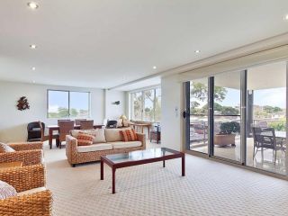 8 'Carrington' 15 Government Road - spacious unit with air conditioning and lift Apartment, Nelson Bay - 1