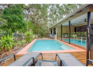 8 Ibis Court - Rainbow Shores, Swimming Pool, Walk to Beach, Executive Beach House Guest house, Rainbow Beach - 2