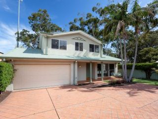 8a Foreshore Drive Ducted Air and Boat Parking Guest house, Salamander Bay - 2
