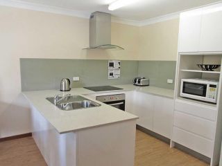 8c Norburn Avenue - great family budget holiday Apartment, Nelson Bay - 3