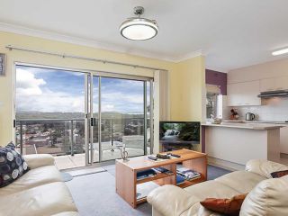 9 'Adriana' 83 Ronald Avenue - fabulous views & aircon Apartment, Shoal Bay - 3