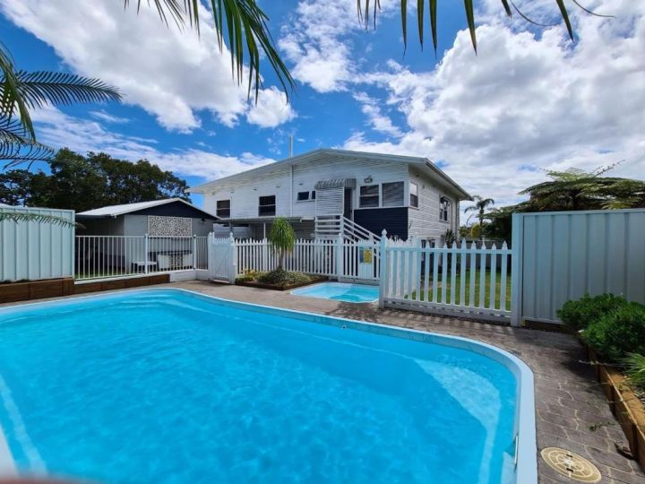 91 Sandy Point Road with Wifi Boat Parking and Air Con Guest house, Corlette - imaginea 6