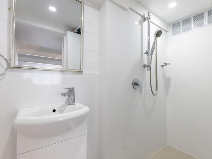 91 Sandy Point Road with Wifi Boat Parking and Air Con Guest house, Corlette - imaginea 19